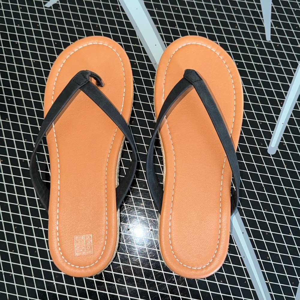 womens flip flops
